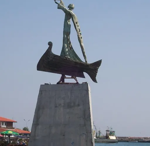 Complex Apolon Νεσέμπαρ