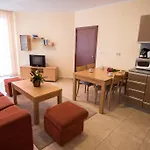 Complex Apolon 公寓 内塞伯尔