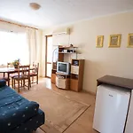 公寓 Complex Apolon 内塞伯尔