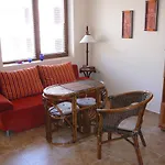 Complex Apolon 公寓 内塞伯尔