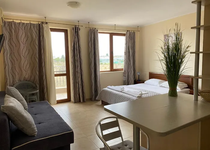 Apartament Complex Apolon *