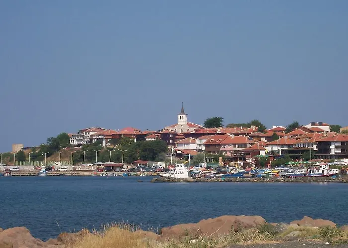 アパート Complex Apolon